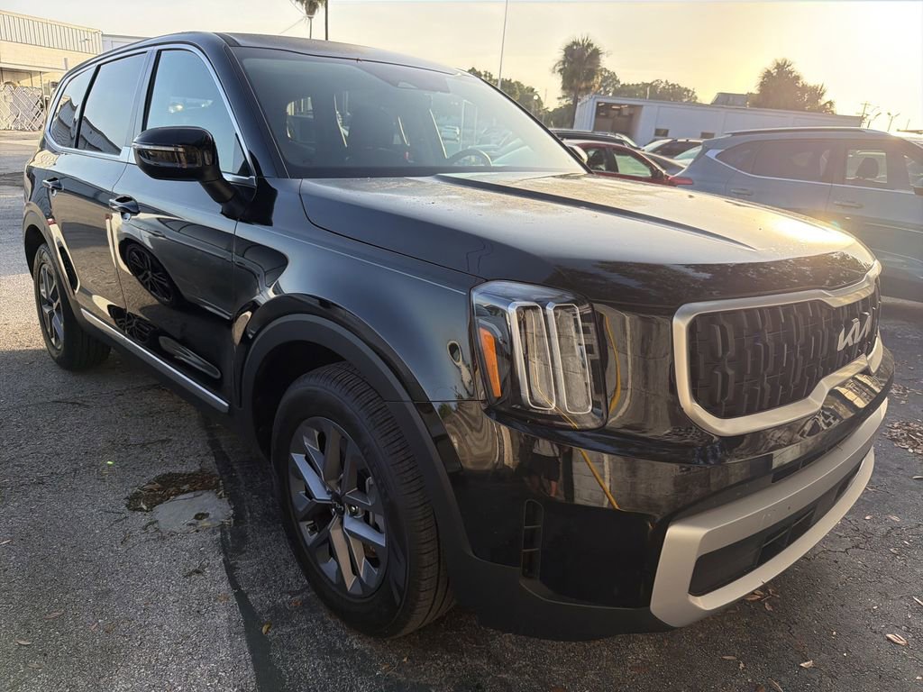 2025 Kia Telluride LX FWD's photo