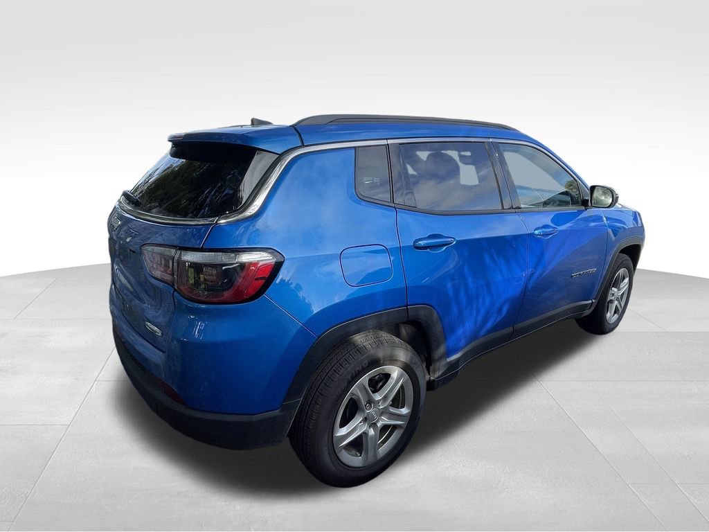 2024 Jeep Compass Latitude photo 2