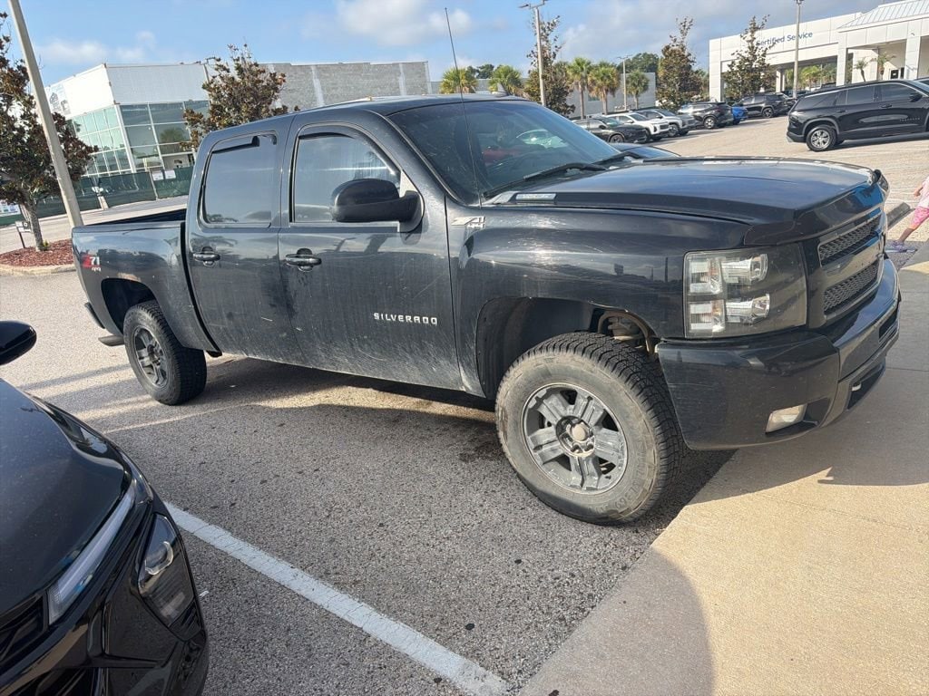 2011 Chevrolet Silverado 1500 LT 4X4 Crew Cab's photo