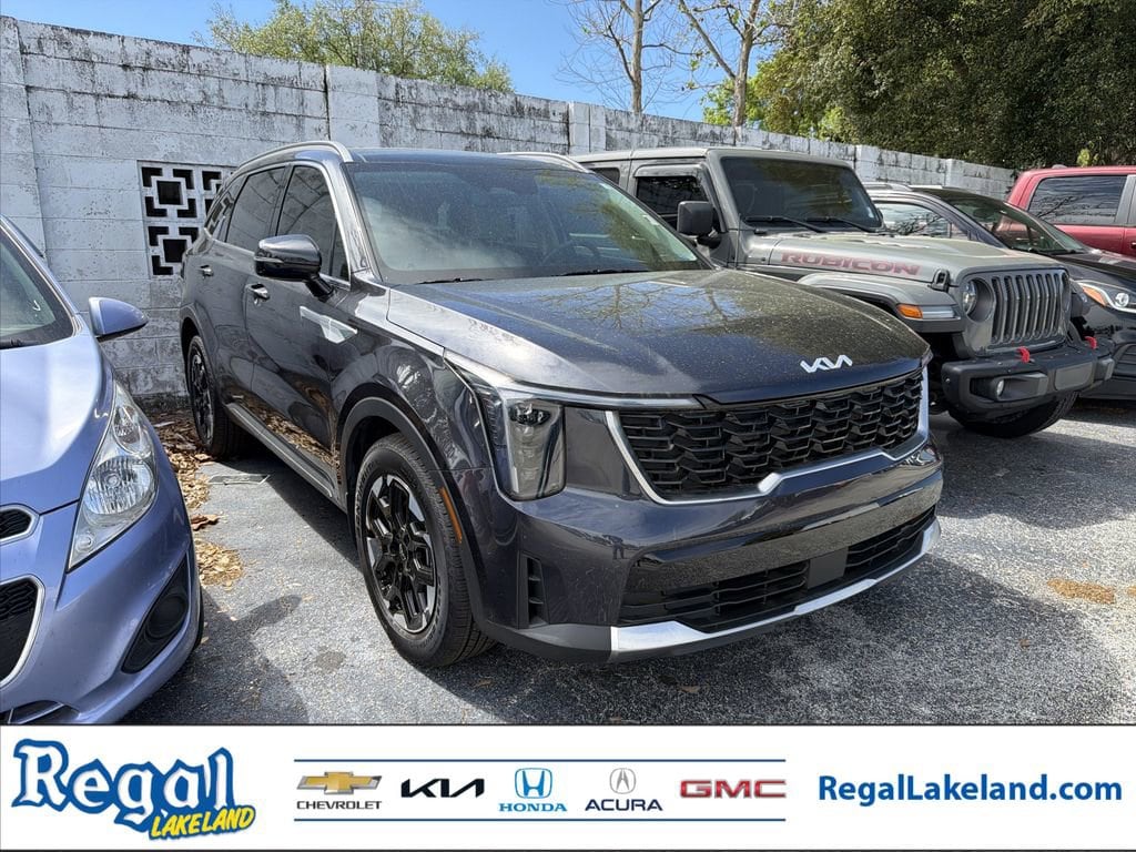 Used 2025 Kia Sorento S SUV