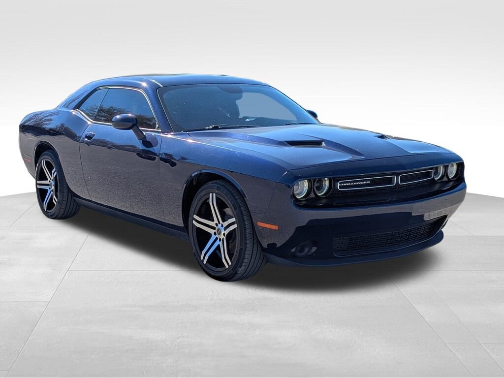 Used 2016 Dodge Challenger SXT Coupe