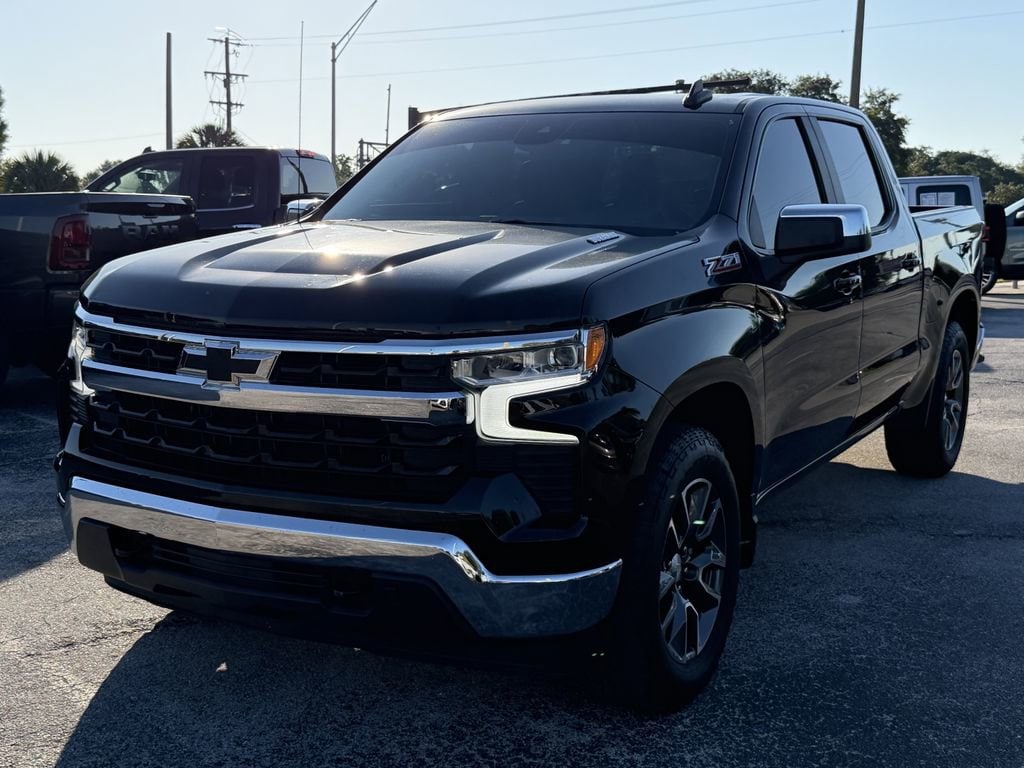 2023 Chevrolet Silverado 1500 LT - Photo 9