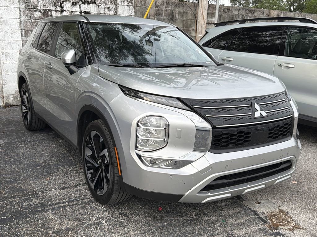 2024 Mitsubishi Outlander SE S-AWC's photo