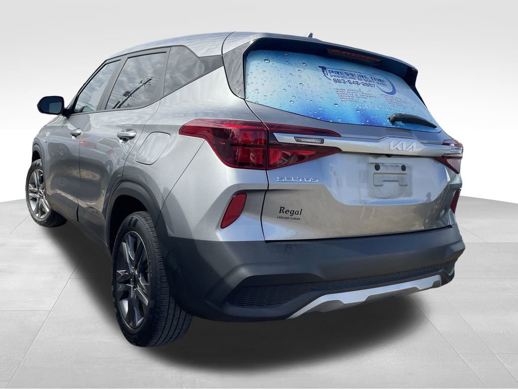 2023 Kia Seltos LX photo 3