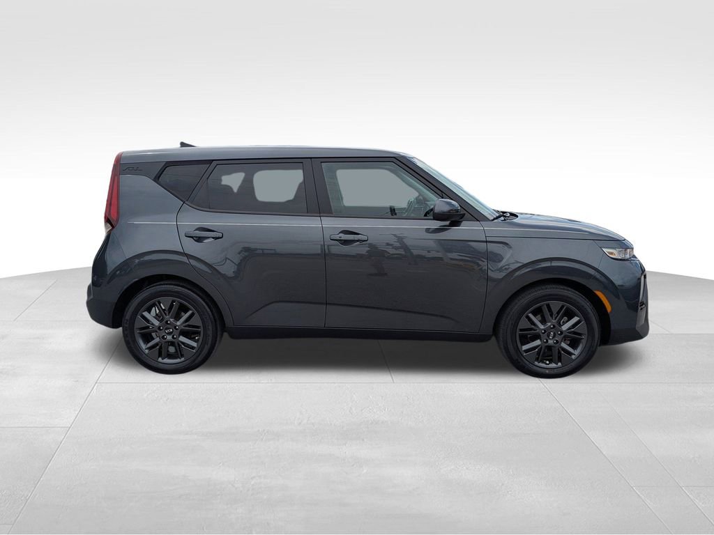 2021 Kia Soul EX photo 2