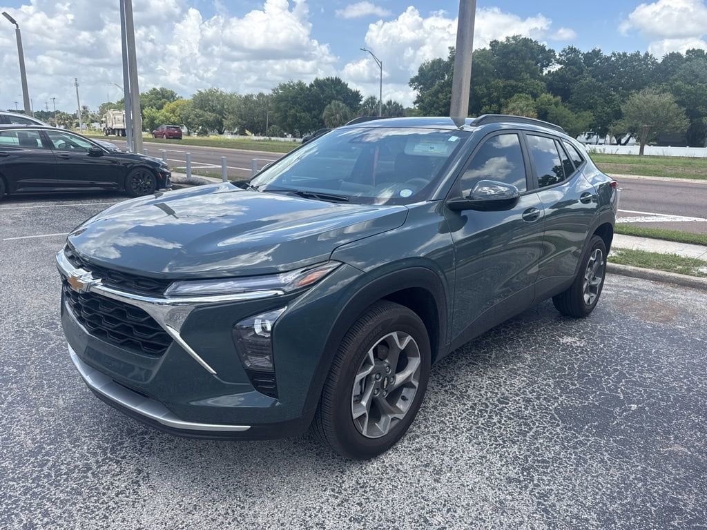 2025 Chevrolet Trax LT's photo