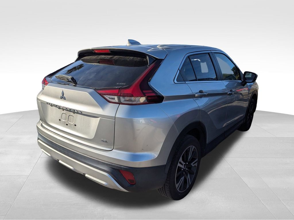 2023 Mitsubishi Eclipse Cross LE photo 2