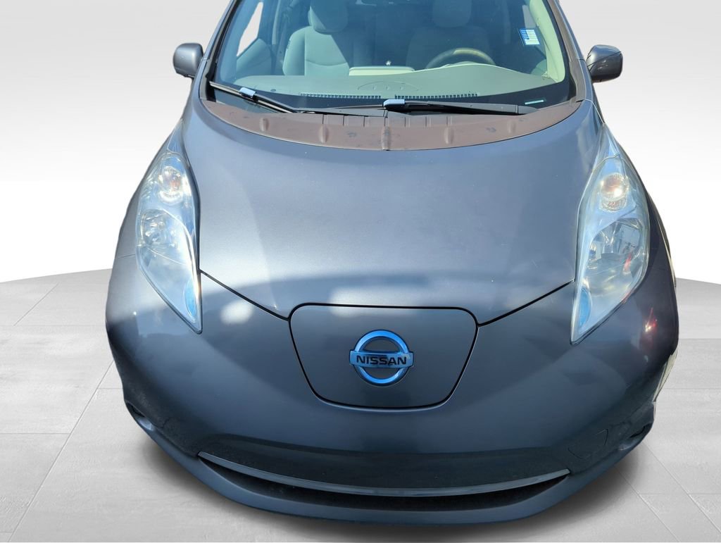 2016 Nissan Leaf SV photo 2