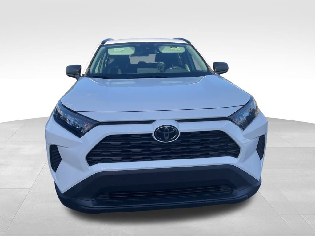 2021 Toyota RAV4 LE photo 2