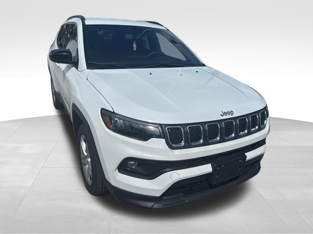 Used 2023 Jeep Compass Latitude SUV