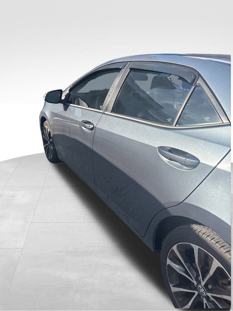 2017 Toyota Corolla L photo 3