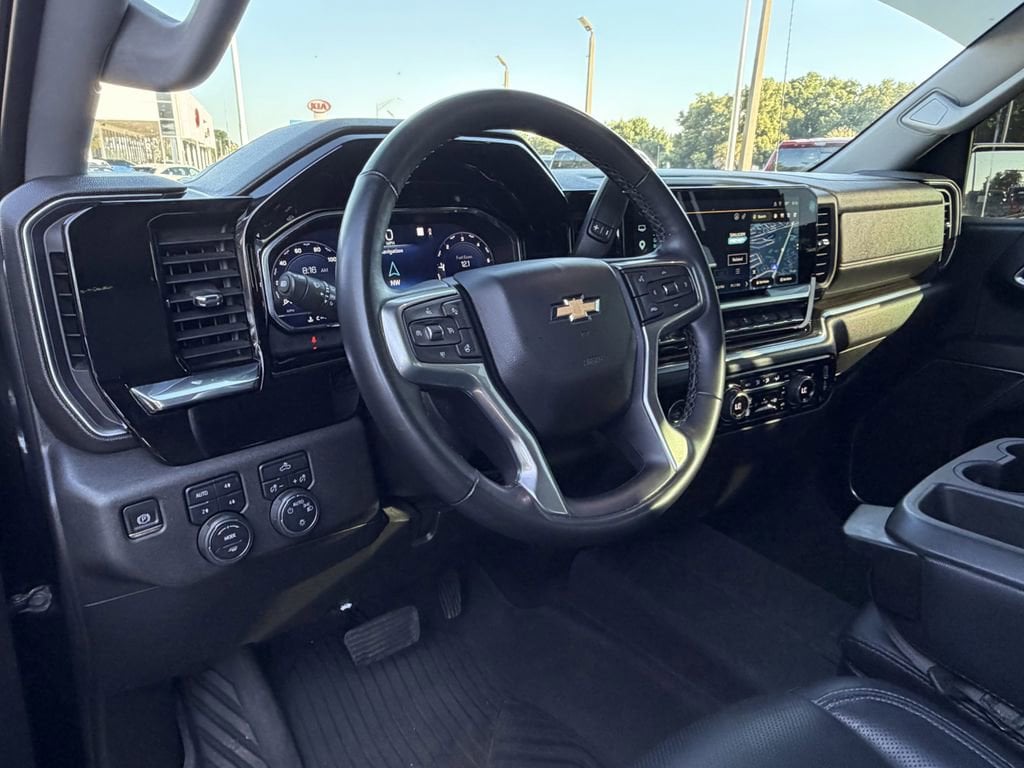 2023 Chevrolet Silverado 1500 LT - Photo 18