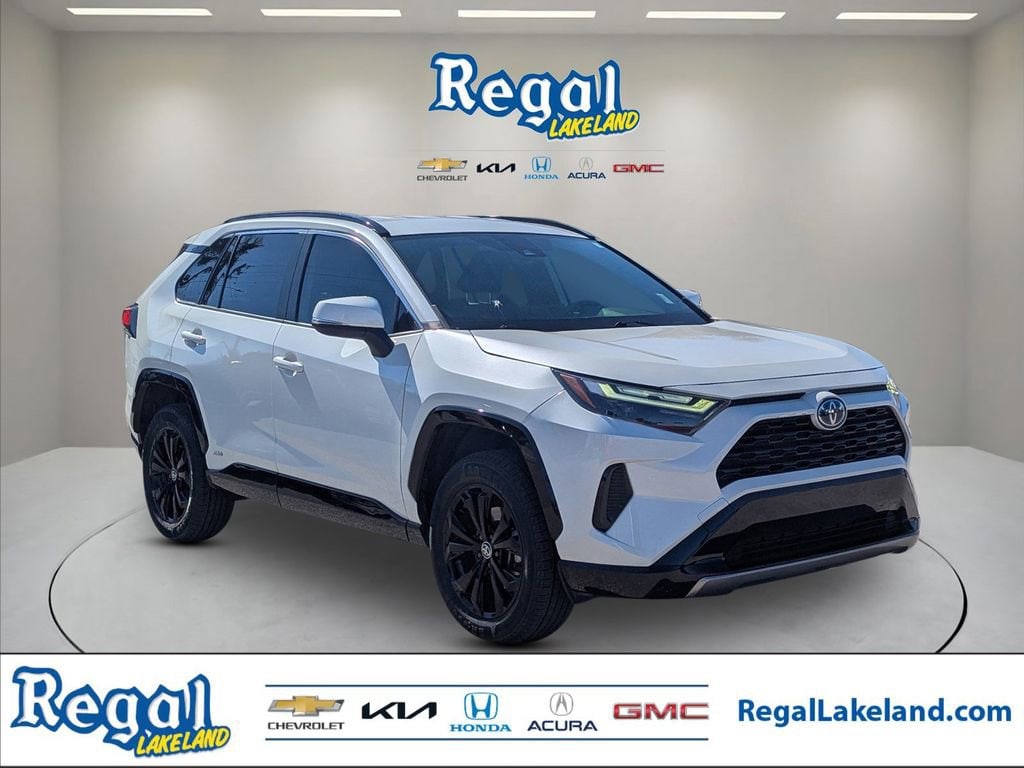 2022 Toyota RAV4 SE