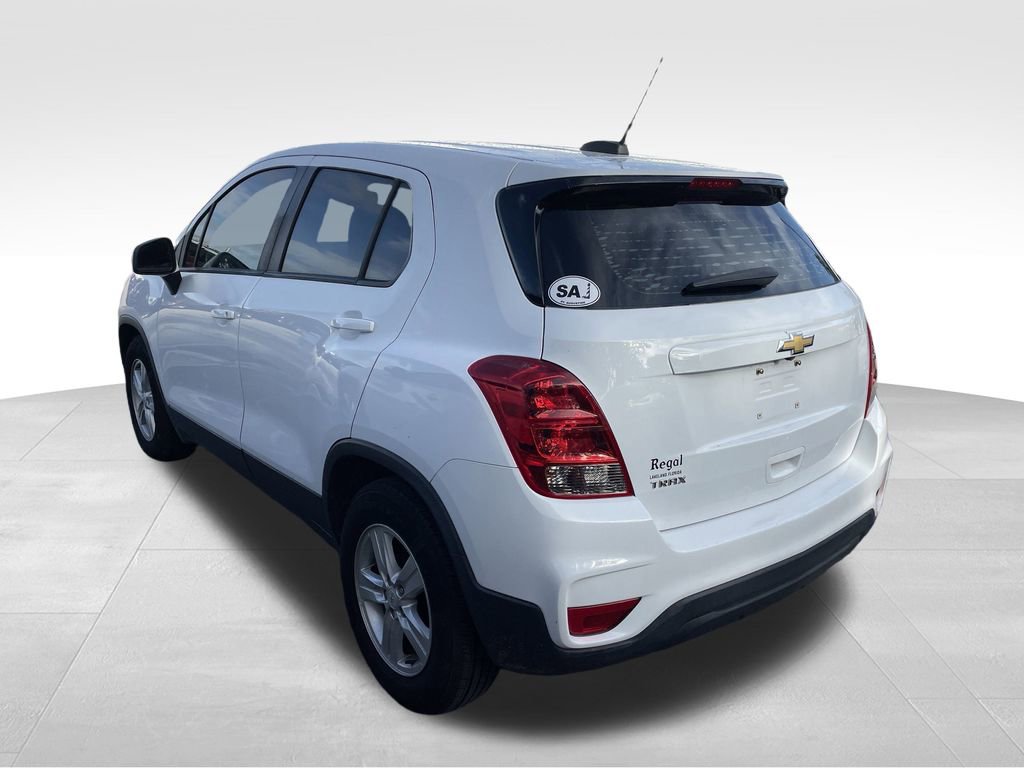 2021 Chevrolet Trax LS photo 3