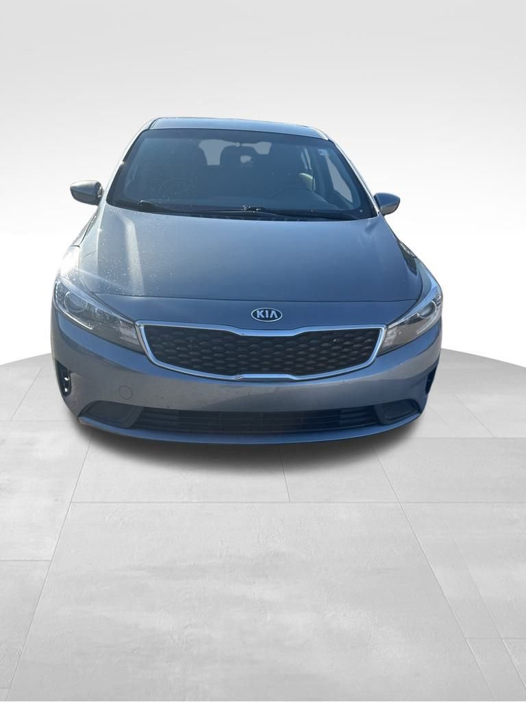 2017 Kia Forte S photo 2