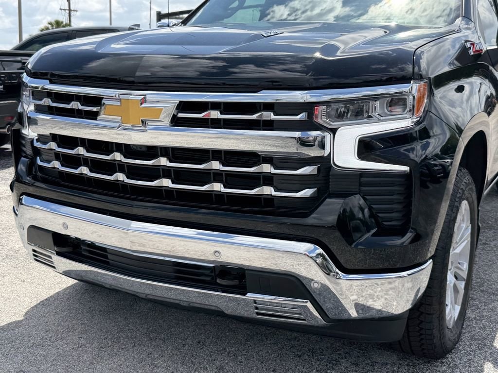 2026 Chevrolet Silverado 1500 LTZ - Photo 10