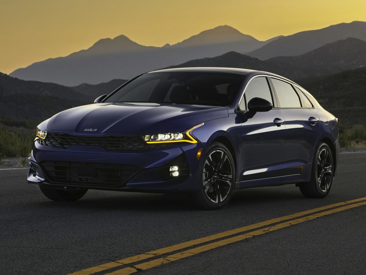 2022 Kia K5 LX's photo