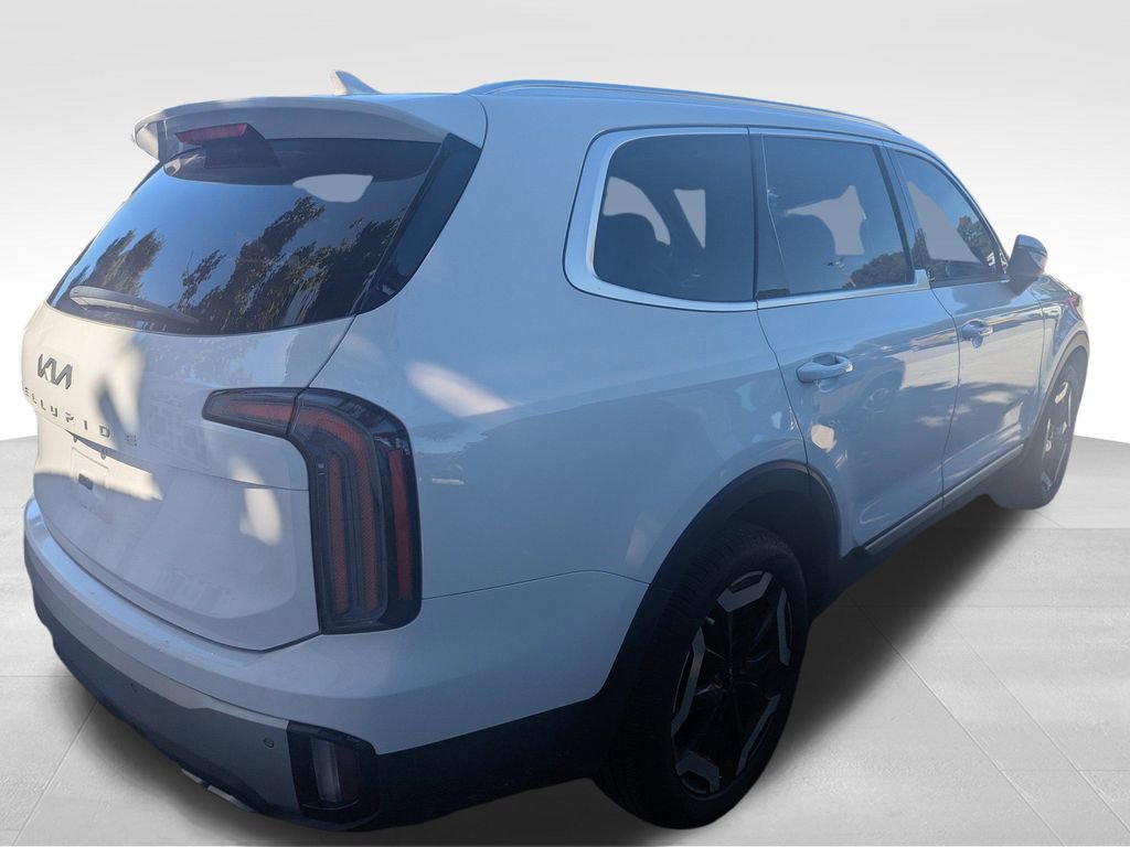 2023 Kia Telluride EX photo 2