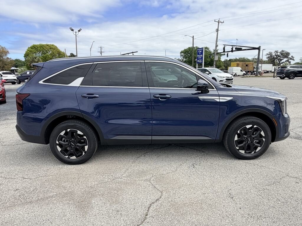 Used 2025 Kia Sorento S SUV