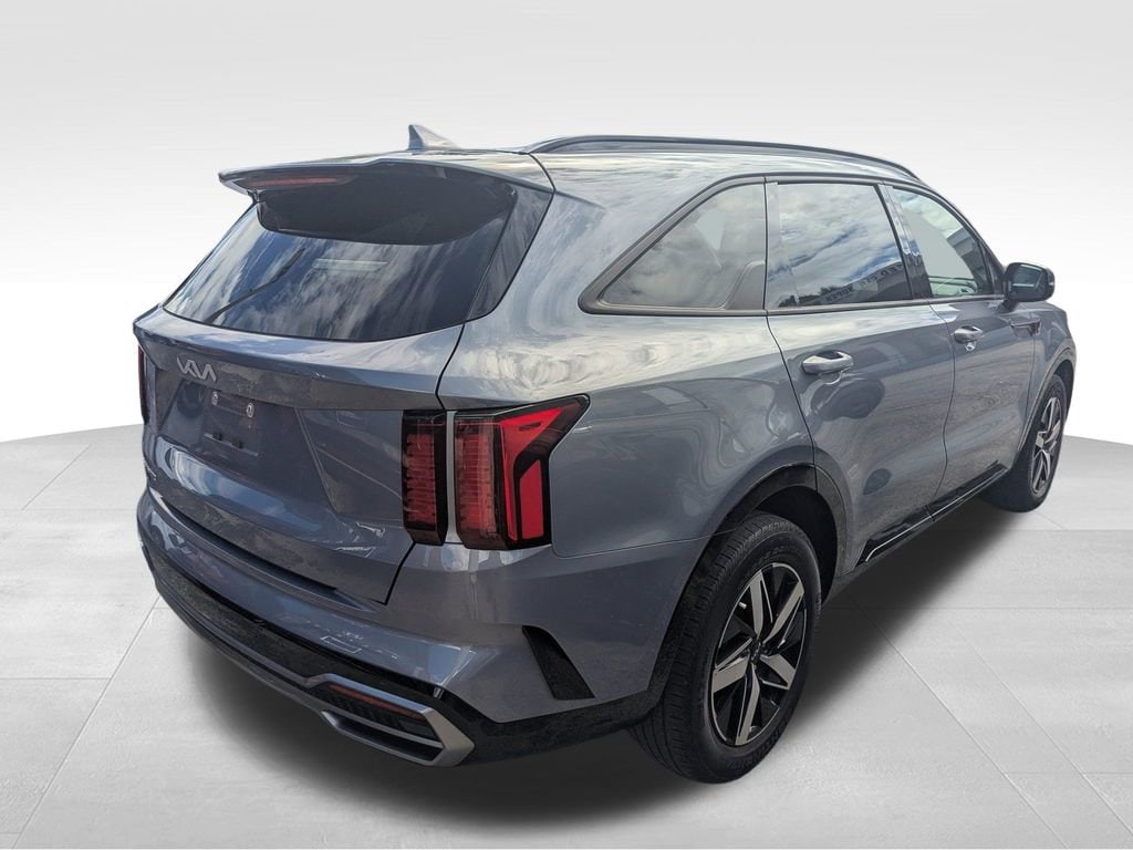 2023 Kia Sorento S photo 2