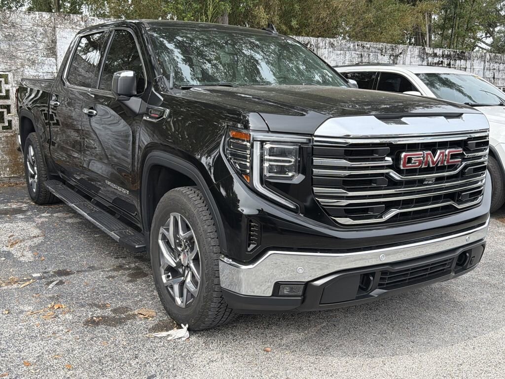 2023 GMC Sierra 4WD Crew Cab Short Box SLT's photo