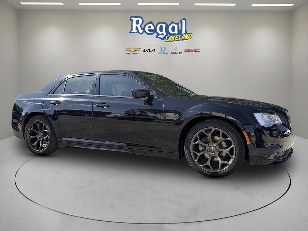 2017 Chrysler 300 S Alloy Edition's photo