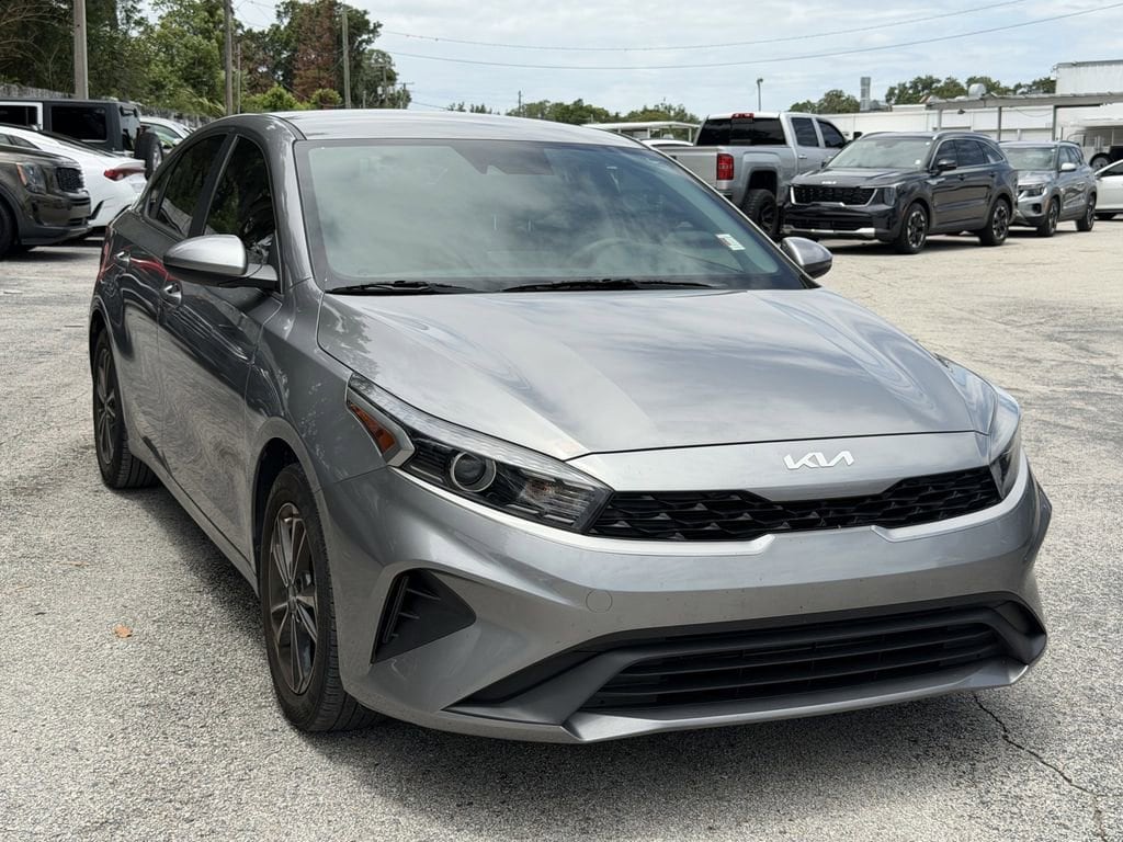 2024 Kia Forte LXS AT's photo