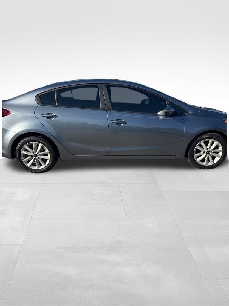 2017 Kia Forte S photo 4