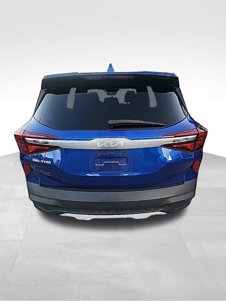 2023 Kia Seltos LX photo 4