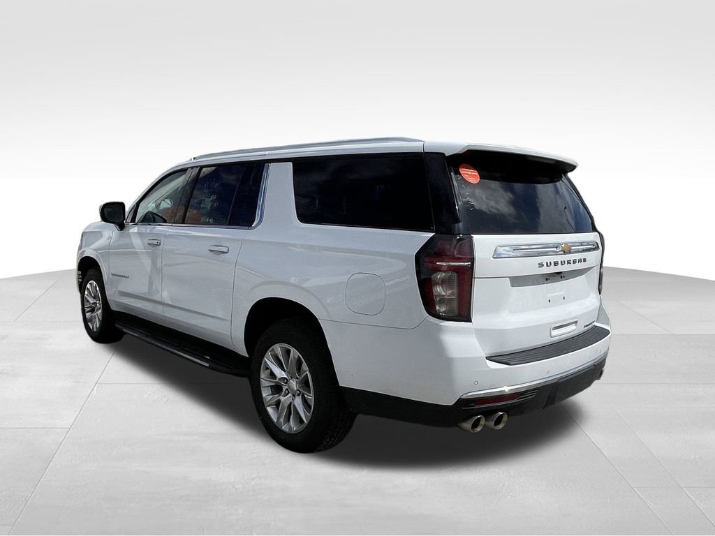 2023 Chevrolet Suburban Premier photo 3