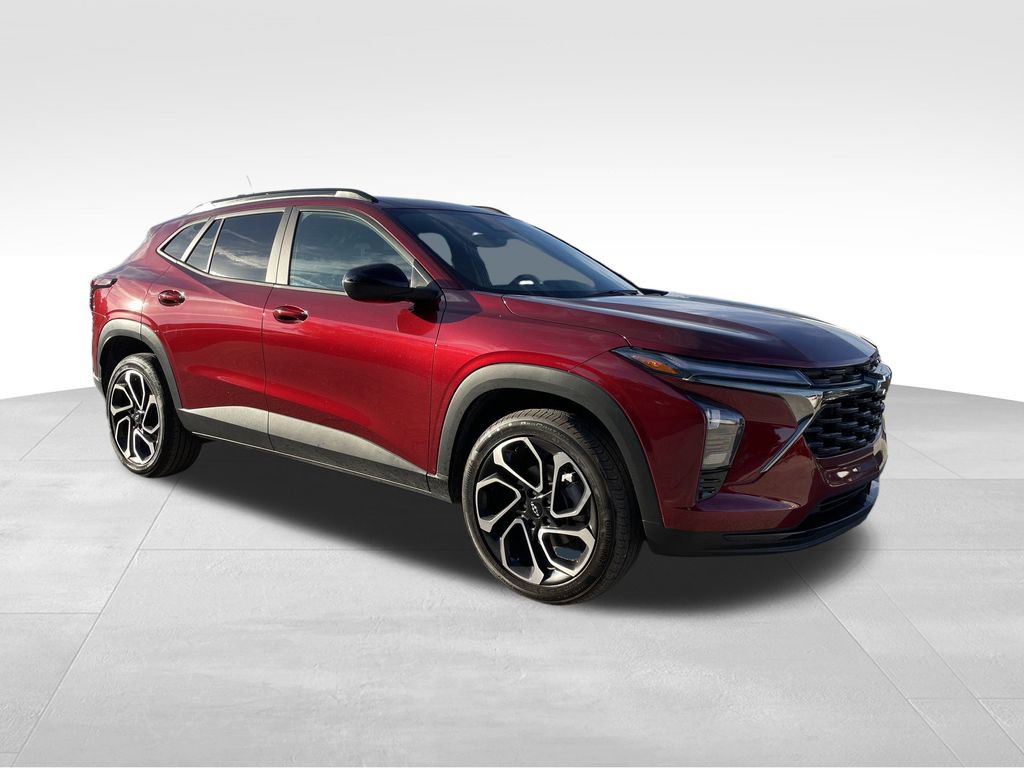 2025 Chevrolet Trax photo 2