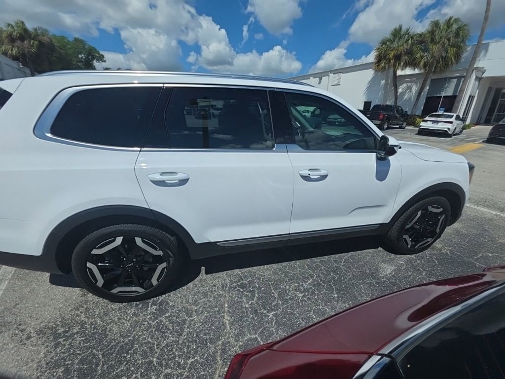 2025 Kia Telluride EX FWD's photo