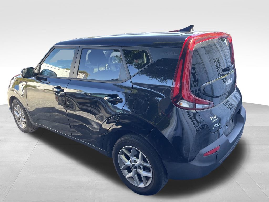 2022 Kia Soul LX photo 3
