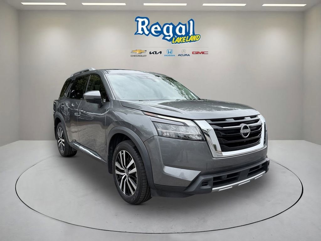 2024 Nissan Pathfinder Platinum 2WD's photo