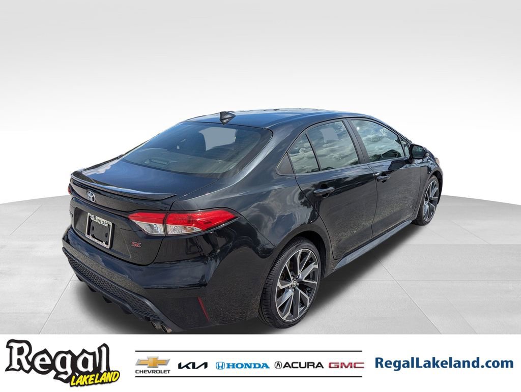 2022 Toyota Corolla SE photo 3