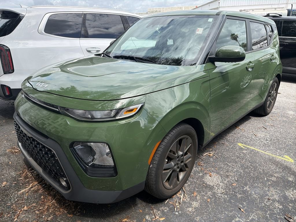 2022 Kia Soul 2.0L EX 6 IVT's photo