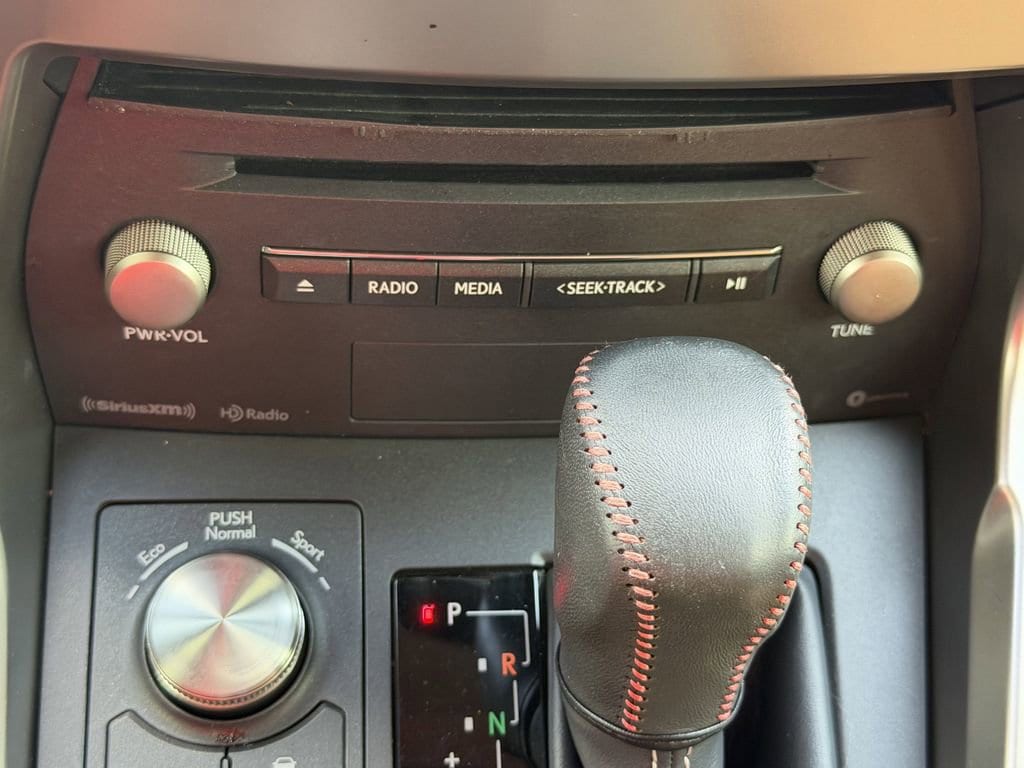 2020 Lexus NX 300 - Photo 25