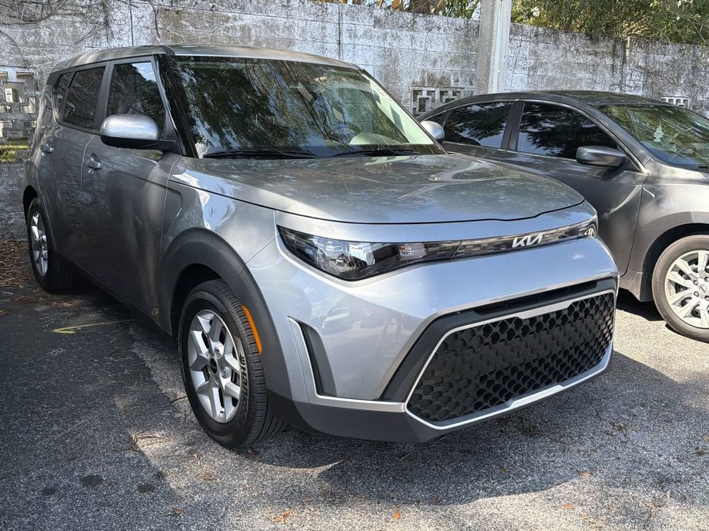 2025 Kia Soul 2.0L LX IVT's photo