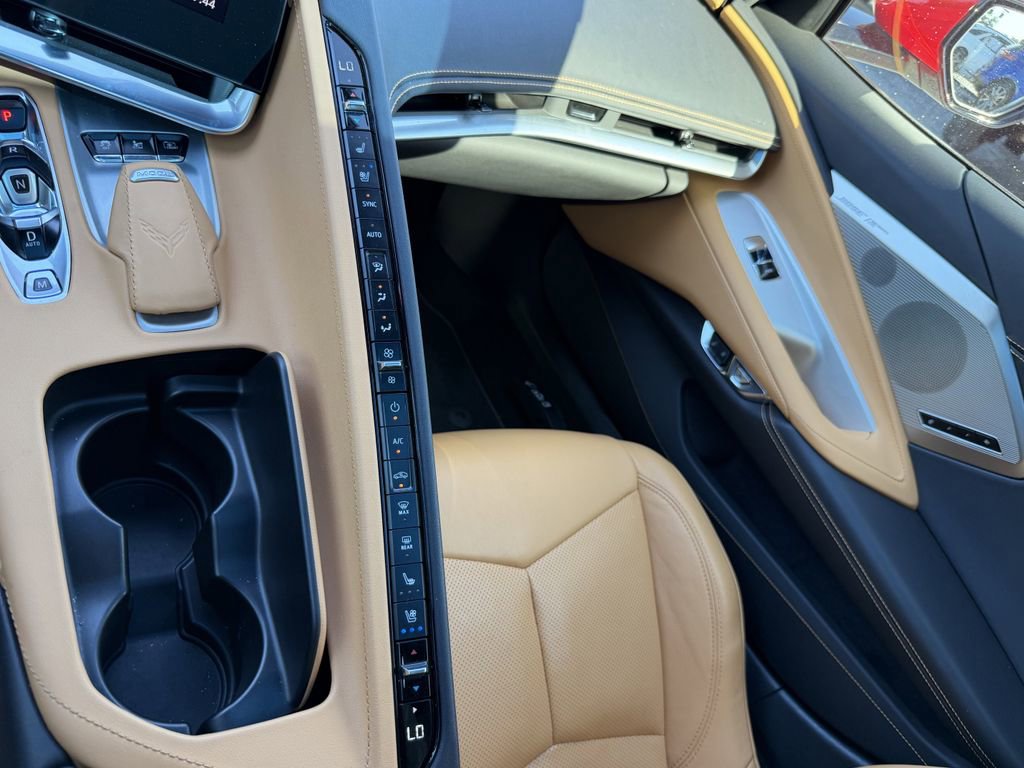 2022 Chevrolet Corvette 2LT - Photo 25
