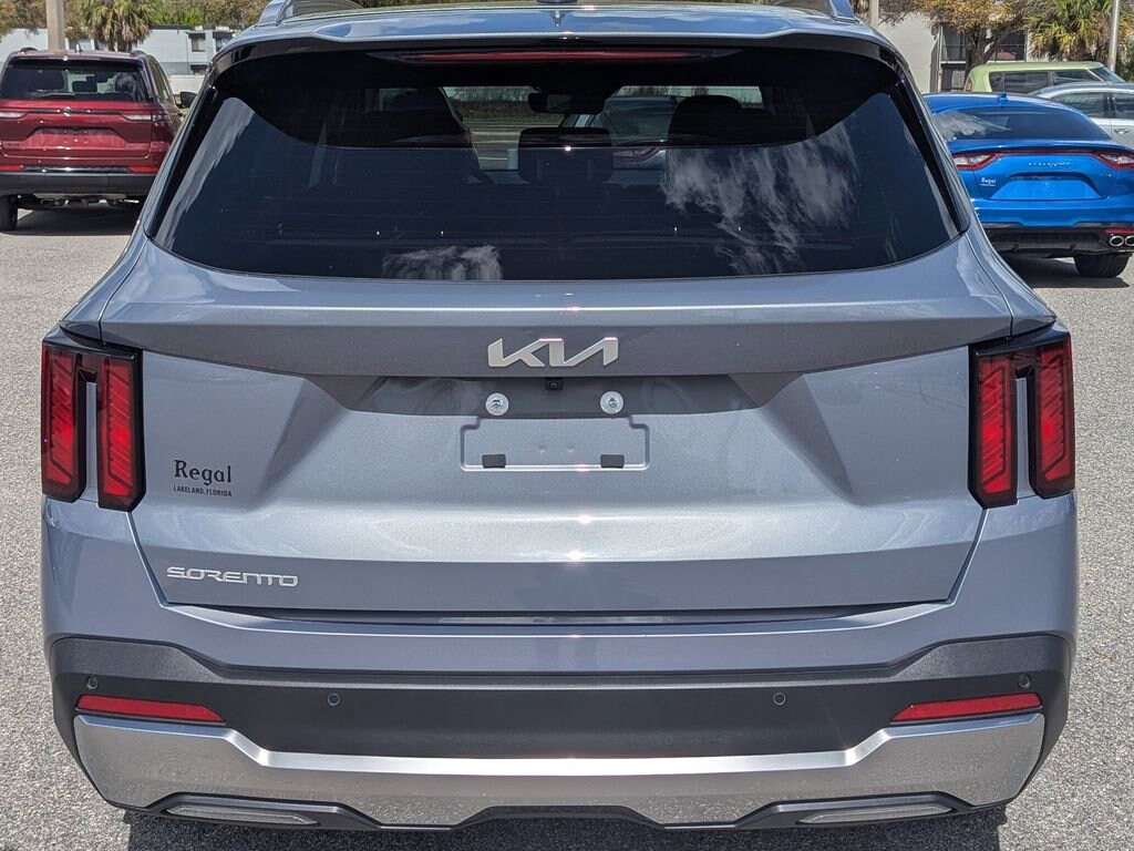 Used 2025 Kia Sorento S SUV