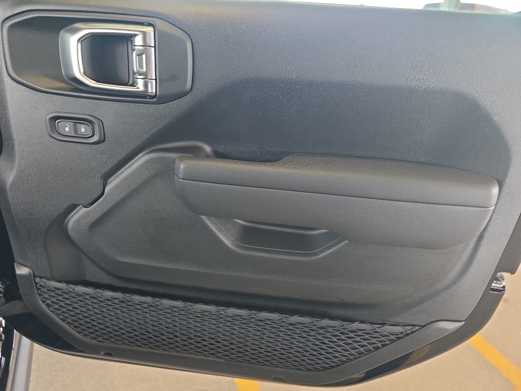 2025 Jeep Wrangler 4-Door Rubicon - Photo 22