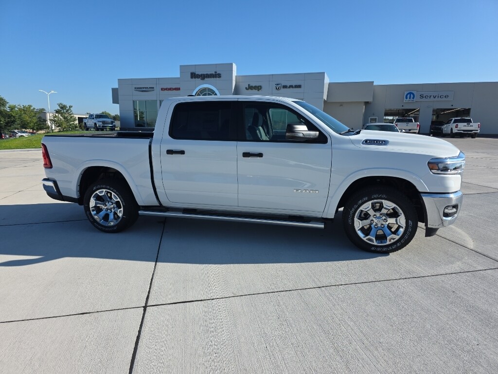 New 2026 Ram 1500 BIG HORN CREW CAB 4X4 5'7 BOX Pickup