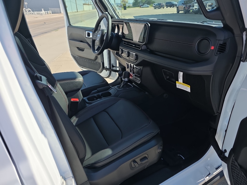 2025 Jeep Wrangler 4-Door Rubicon - Photo 21