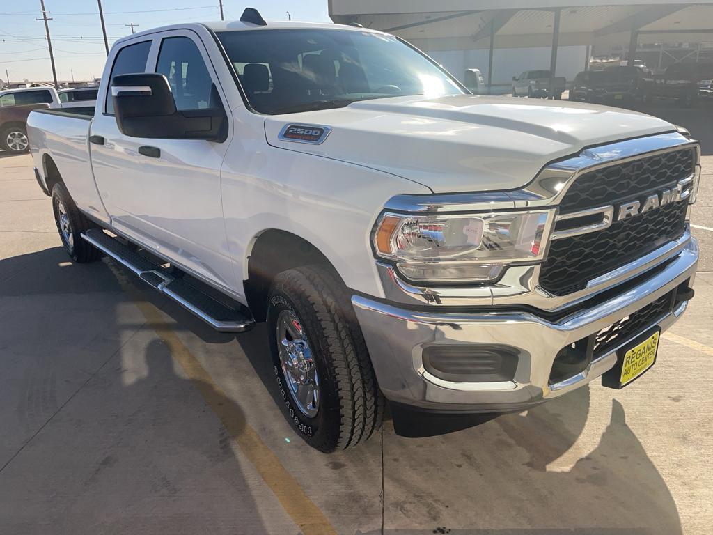 2024 Ram 2500 Tradesman photo 3