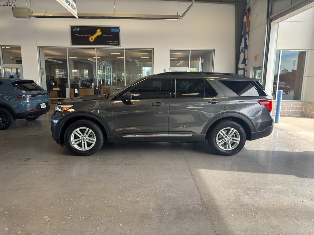 2020 Ford Explorer XLT photo 2