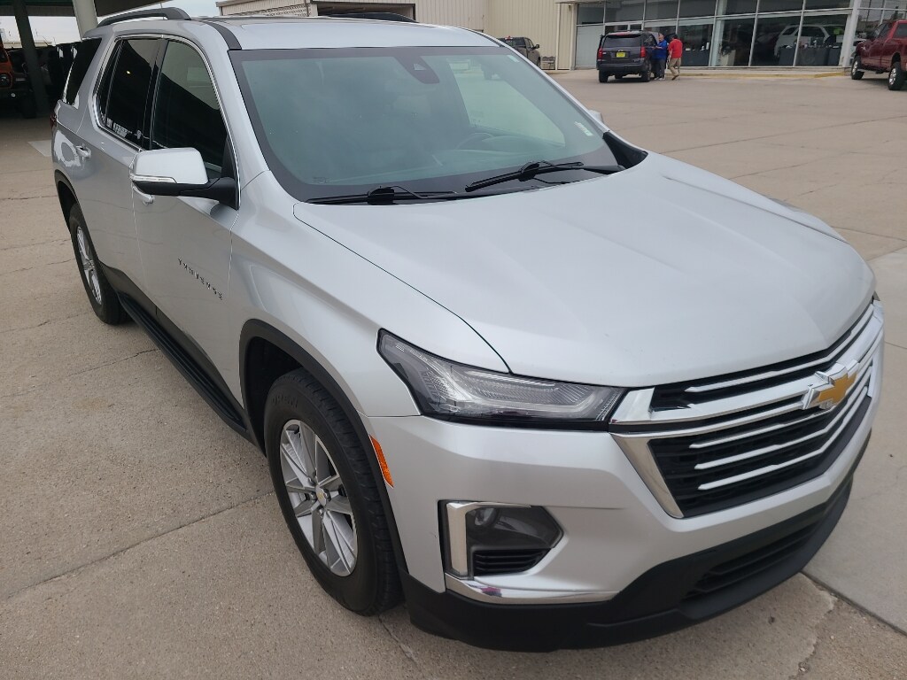 2022 Chevrolet Traverse Leather photo 3