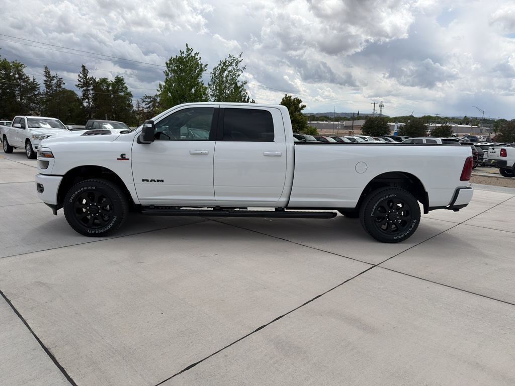 New 2026 Ram 3500 LARAMIE CREW CAB 4X4 8' BOX Pickup