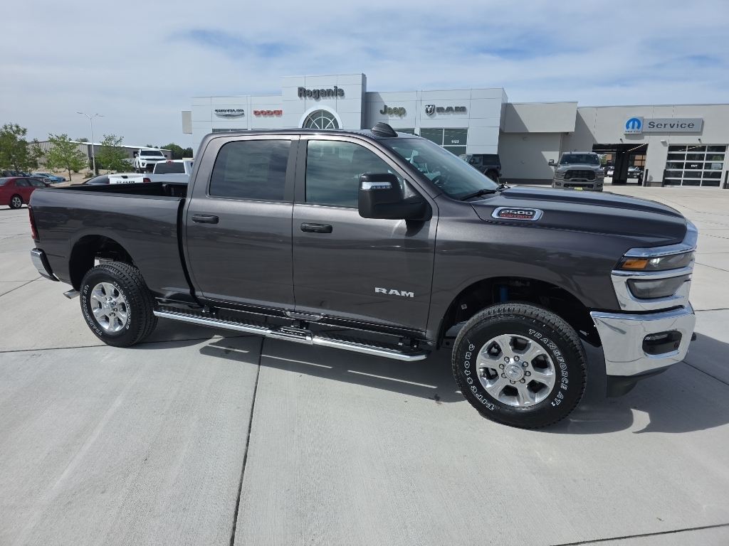 New 2026 Ram 2500 BIG HORN CREW CAB 4X4 6'4 BOX Pickup