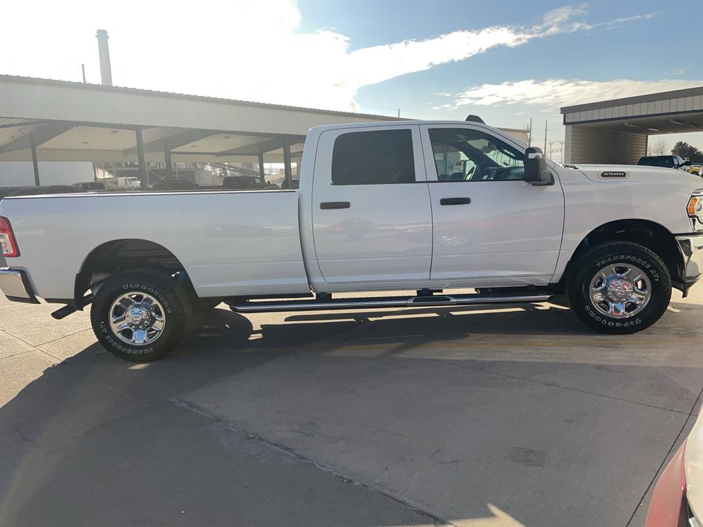 2024 Ram 2500 Tradesman photo 4