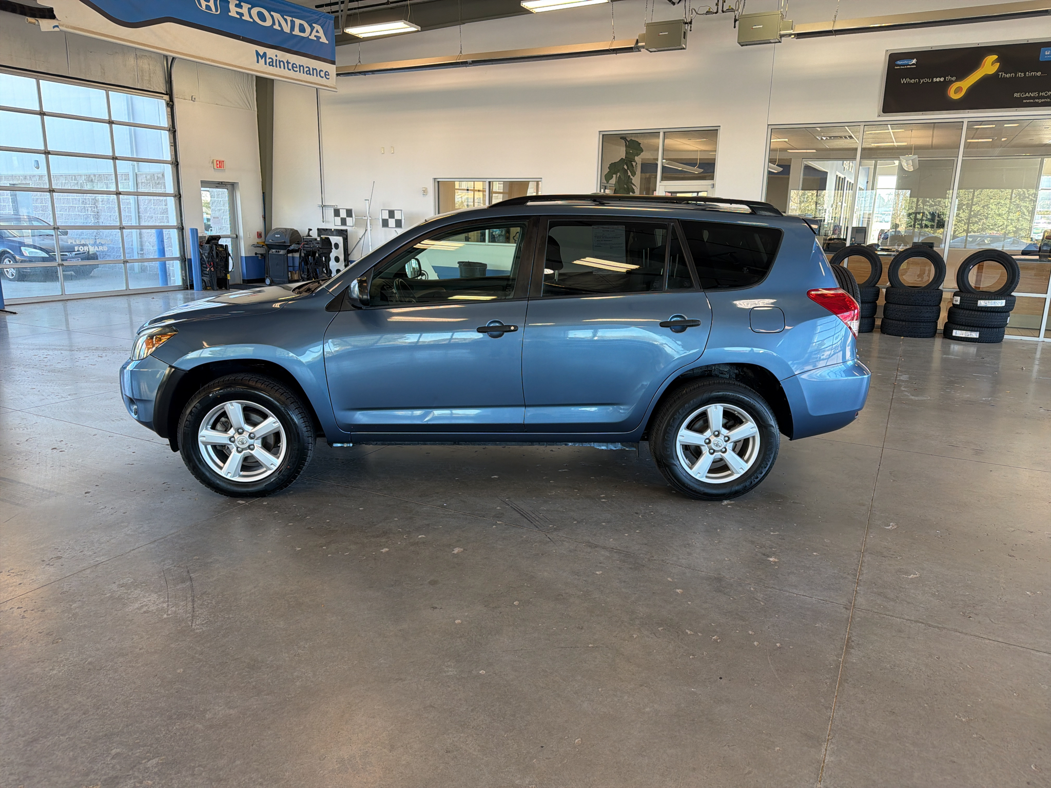 Used 2008 Toyota RAV4 Base with VIN JTMZK33V485020230 for sale in Scottsbluff, NE